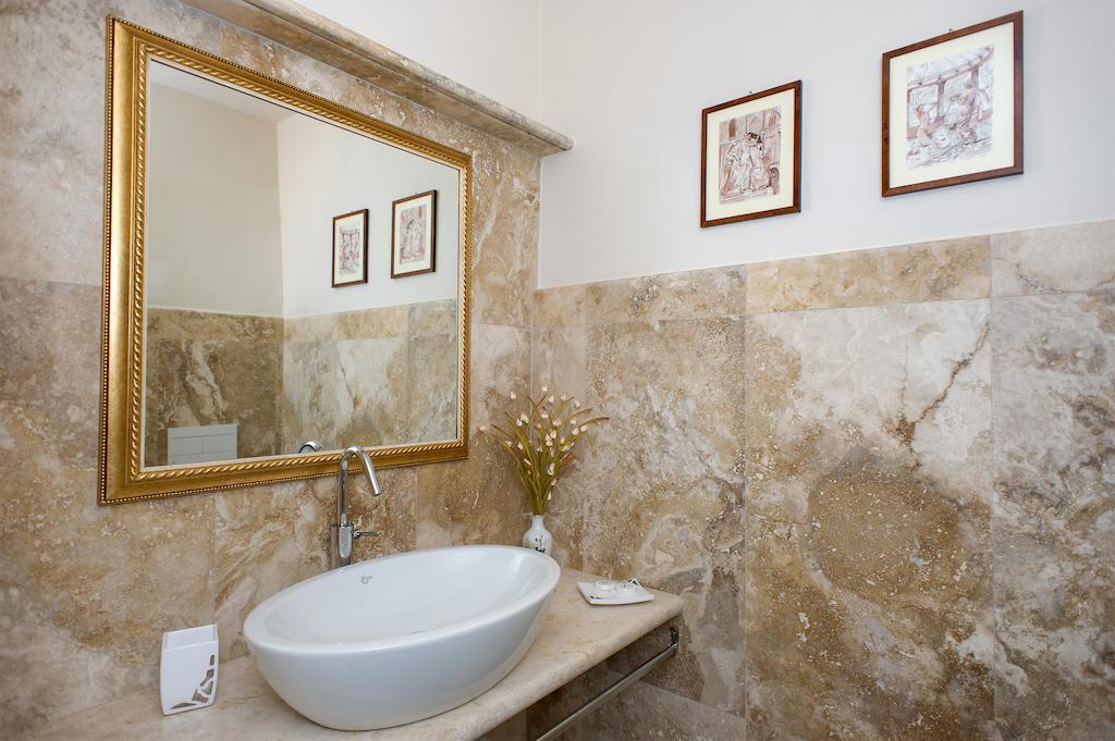 بيزا Relais Dei Mercanti B&B And Suites الغرفة الصورة