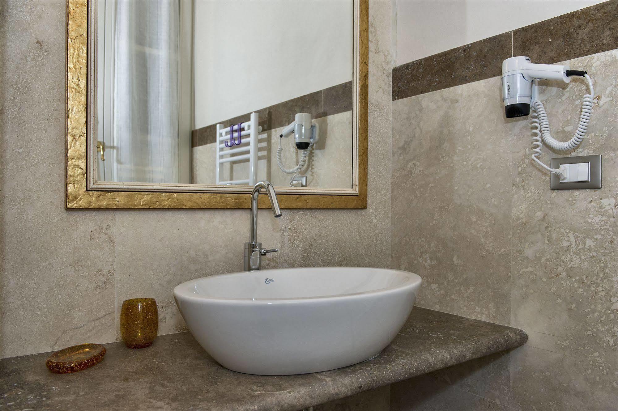 بيزا Relais Dei Mercanti B&B And Suites المظهر الخارجي الصورة